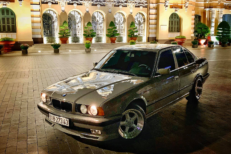 Phục hồi những chiếc xe cổ không phải công việc dễ dàng và cũng không dành cho các “tay mơ”, nhất là đối với những chiếc xe mang thương hiệu Đức cũ như BMW 525i đời 1996.