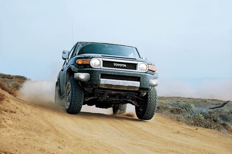 Những người thường xuyên dùng Toyota FJ Cruiser 2020 để đi đường dài có thể mua bình xăng 87 lít tùy chọn thay cho loại 72 lít tiêu chuẩn.