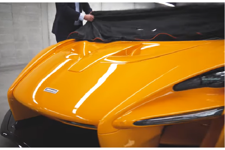 Nhân dịp này, đại lý McLaren Auckland (Úc) đã có cơ hội được tìm hiểu kĩ hơn về Senna LM và chia sẻ nó với tất cả mọi người - điều mà McLaren không làm. Đúng như tên gọi, Senna LM được đặt tên theo cảm hứng từ chiếc McLaren F1 LM huyền thoại.