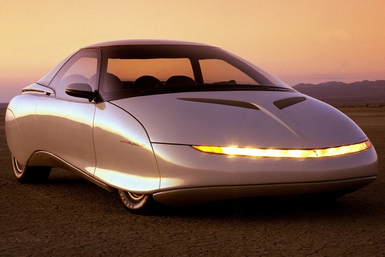 Nếu tất cả thương hiệu của GM đều chế tạo xe dựa trên những mẫu concept từ thập niên 1980, tương lai của họ có lẽ đã rất sáng sủa, hoặc ít nhất là cũng mang tới cho công chúng nhiều sản phẩm độc đáo vô cùng. Và chiếc xe Pontiac Pursuit 1987 này là một ví dụ.