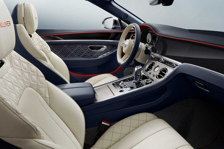 Về màu sắc, kiểu khoang cabin 3 màu như trong hình được Bentley cung ứng tới khách hàng 8 sự lựa chọn để cá nhân hóa.