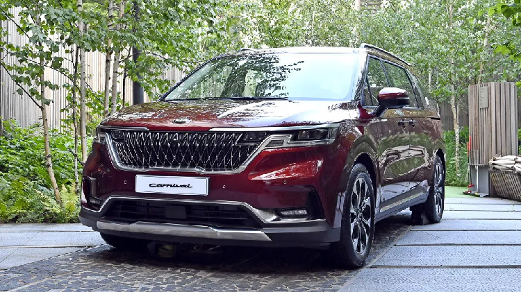 Kia Sedona 2021 gay bat ngo lon khi 