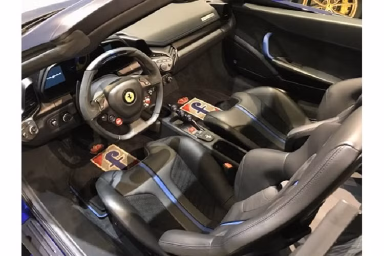 Một thông tin khá thú vị là giá xe Ferrari Sergio màu xanh Azzurro LoLo được chào bán chỉ 3 triệu đô la, tương đương gần 70 tỷ đồng. Mức giá này vẫn rẻ chán so với số tiền 6,1 triệu đô la mà một chiếc Ferrari Sergio màu vàng được chào bán vào năm 2017. Vậy còn chờ gì mà không mua 1 trong 6 chiếc Ferrari Sergio hiếm hoi trên toàn thế giới này chỉ với giá 3 triệu đô la.