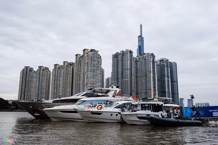 Sự kiện này quy tụ khoảng hơn 20 chiếc thuyền, gồm nhiều chủng loại từ cano thể thao, thuyền hơi thể thao, thuyền câu cho đến du thuyền hạng sang. Giá trị của các mẫu thuyền này dao động từ khoảng 2 tỷ đến 120 tỷ đồng.