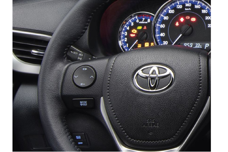 Toyota Vios 2020 facelift vẫn cung cấp với 2 tùy chọn động cơ bao gồm: động cơ xăng 1NR-FE 4 cyl 1.3L 98 mã lực/123 Nm và động cơ 2NR-FE 4cyl 1.5L trang bị công nghệ Dual VVT-i 106 mã lực / 140 Nm. Hộp số tùy chọn số sàn 5 cấp hoặc hộp số CVT.