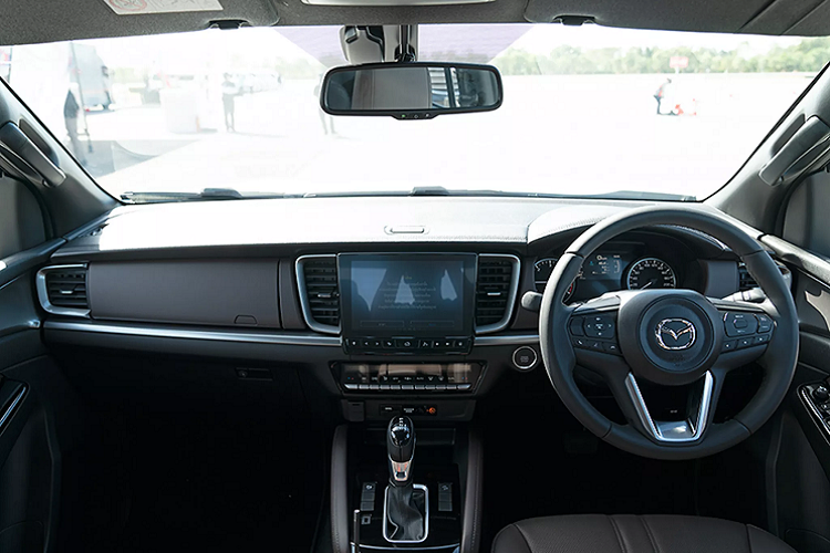 Với thiết kế mới và trang bị nổi trội, Mazda BT-50 hứa hẹn sẽ tăng sức cạnh tranh trong phân khúc bán tải cỡ trung, khi mà dòng BT-50 đang dần trở nên “yếu thế” hơn so với các đối thủ khi xét về nhiều khía cạnh như thiết kế và trang bị.