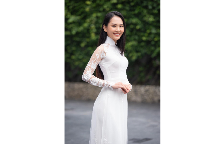 Huỳnh Nguyễn Mai Phương, sinh năm 1999, từng giành giải Hoa khôi Đại học Đồng Nai 2018. Thí sinh hoa hậu chia sẻ ngoài việc học ở trường, cô yêu thích lĩnh vực nghệ thuật. Cô có thể hát, nhảy, chơi đàn. Mai Phương cũng tham gia khóa đào tạo người mẫu. Ảnh: BTC.