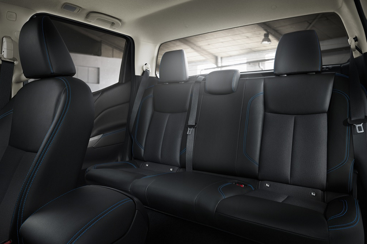 Navara N-Guard 2020 đặc biệt được trang bị một loạt các công nghệ an toàn tiên tiến của Nissan, bao gồm phanh khẩn cấp thông minh, camera 360 độ, hỗ trợ khởi hành ngang dốc... Soufiane Elkhomri, giám đốc xe thương mại hạng nhẹ của Nissan châu Âu, cho biết với những nâng cấp và thay đổi trên N-Guard 2020 cho phép chiếc bán tải này trở thành một phương tiện có thể sử dụng hàng ngày, nhưng vẫn đủ khả năng để thực hiện những chuyến hành trình khó khăn.