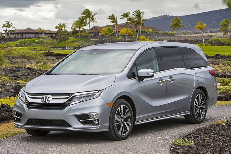 Nhìn chung những nâng cấp về an toàn và tiện nghi trên Odyssey 2021 là đáng giá, trong khi về ngoại hình, xe vẫn giữ kiểu dáng khá cũ và có phần kém bắt mắt so với những mẫu SUV/crossover hiện tại.