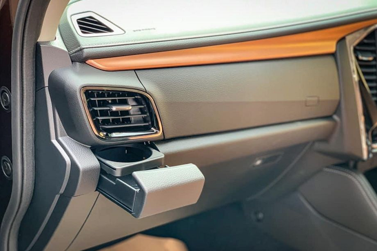 Theo Isuzu, trên Mu-X 2021 được ứng dụng hệ thống treo phía trước loại độc lập cánh tay đòn kép giúp giảm xóc tốt hơn so với phiên bản trước. Hệ thống treo phía sau cũng được tinh chỉnh lại 5 liên kết mới.