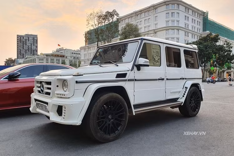 Mẫu SUV hạng sang Mercedes-Benz G-Class chắc chắn là một cái tên đã quá quen thuộc với bất kỳ dân yêu và mê xe nào trên toàn thế giới và tại Việt Nam cũng không phải ngoại lệ.