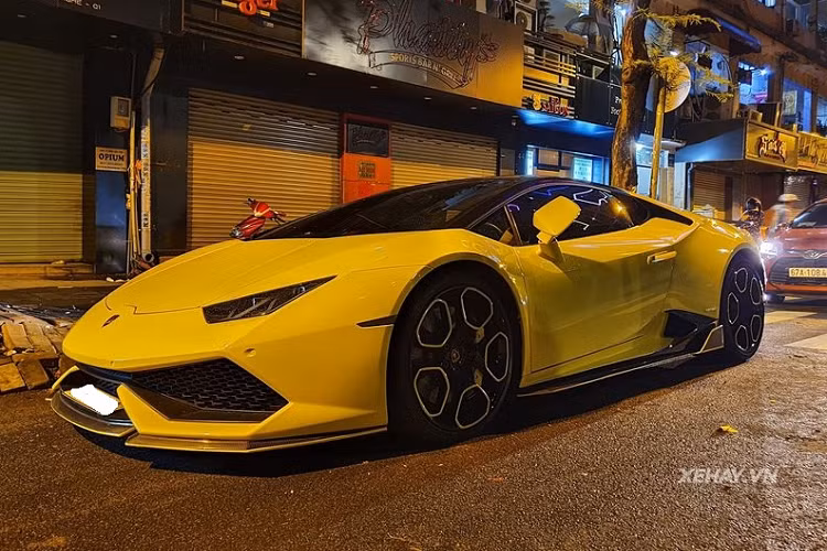 Dù được độ khá thú vị, siêu xe Lamborghini Huracan vẫn sử dụng động cơ hút khí tự nhiên V10 5.2L nguyên bản, cho công suất 610 mã lực và mô-men xoắn cực đại 560Nm.