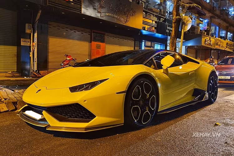 Hiện tại, chiếc siêu xe Lamborghini Huracan trong bài viết đang "định cư" tại Sài Gòn, xe được đưa về nước từ năm 2016 dưới dạng nhập khẩu tư nhân và đã từng thuộc sở hữu của một đại gia ở Đà Nẵng trước đó.
