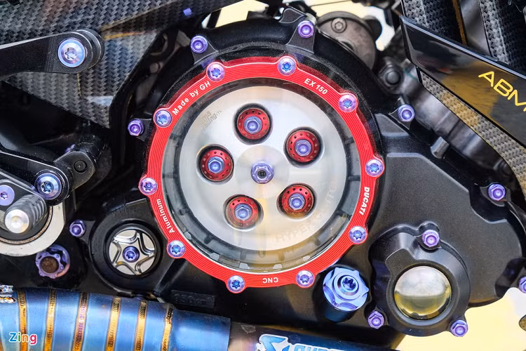 Động cơ trên bản độ này không được can thiệp, vẫn là khối động cơ 4 thì, xy-lanh đơn, dung tích 149,7 cc, sản sinh công suất 15,2 mã lực tại 8.500 vòng/phút và mô-men xoắn cực đại 13,8 Nm tại 7.000 vòng/phút. Chủ xe trang bị cho bản độ bộ nồi trong suốt.