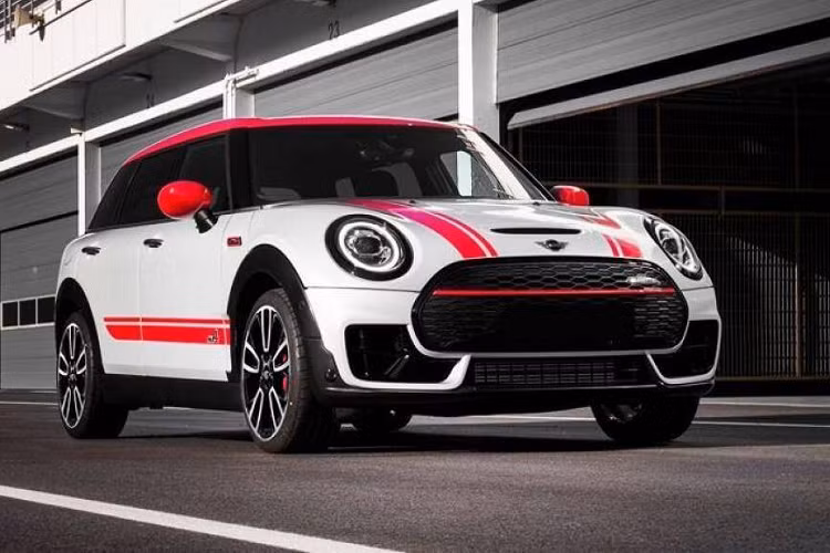 5. Mini Cooper Clubman 2021 (giá khởi điểm: 29.900 USD)