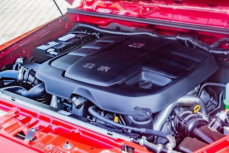 Mặc dù thương hiệu Đức không hề hài lòng khi phát hiện ra BJ80, nhưng họ cũng không hề tức giận quá độ bởi thực tế là họ vẫn vui vẻ cung cấp khung gầm và động cơ cho BJ90, một mẫu SUV cỡ lớn hơn nữa được sản xuất bởi BAW dựa trên Mercedes-Benz GLS thế hệ trước.