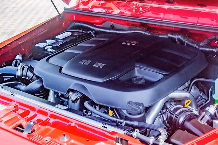 Mặc dù thương hiệu Đức không hề hài lòng khi phát hiện ra BJ80, nhưng họ cũng không hề tức giận quá độ bởi thực tế là họ vẫn vui vẻ cung cấp khung gầm và động cơ cho BJ90, một mẫu SUV cỡ lớn hơn nữa được sản xuất bởi BAW dựa trên Mercedes-Benz GLS thế hệ trước.