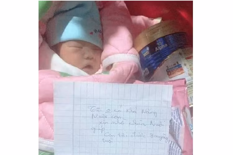 Nua dem, su co phat hien chau be bi bo roi duoi tuong Bo-tat Quan Am