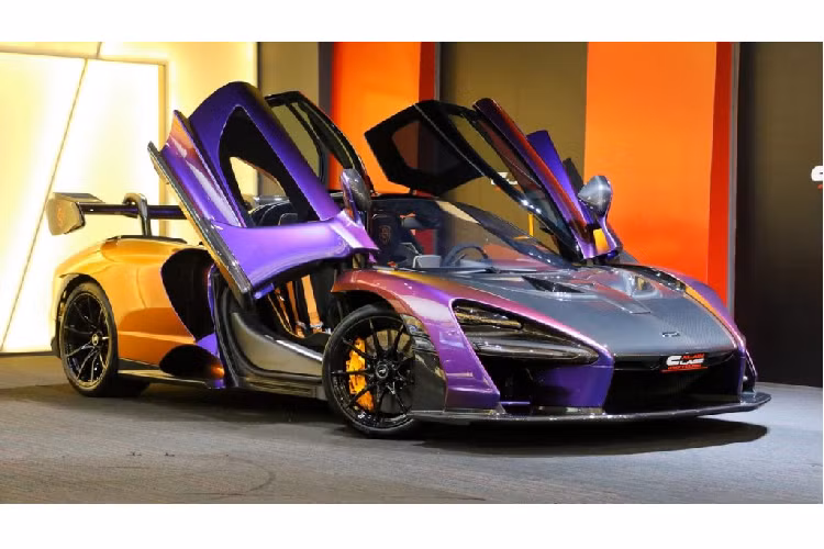 Chiếc Mclaren Senna đặc biệt này đã được rao bán bởi đại lý siêu xe nổi tiếng Al Alain Class Motor tại Dubai. Đây cũng là nơi mà doanh nhân Phạm Trần Nhật Minh trước đây đã mua và mang về Việt Nam chiếc Pagani Huayra độc nhất. Còn với chiếc Mclaren này, đó đã được đánh dấu là bán trên trang chính thức của đại lý và sẽ có mặt tại Việt Nam trong vòng vài tháng tới đây. 