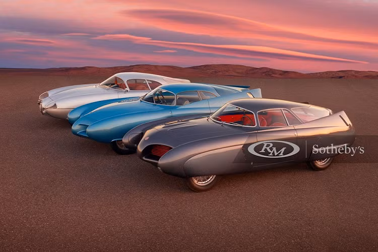 Những mẫu xe concept đặc biệt, mang tính chất nghệ thuật hiếm có thường mang giá trị ngày một cao theo năm tháng. Tuy nhiên, không phải lúc nào chúng ta cũng thấy trường hợp bán đấu giá nguyên bộ ba concept biểu tượng Alfa Romeo Berlina Aerodinamica Tecnica được giới thiệu lần lượt tại Triển lãm Ô tô Turin 1953, 1954, và 1955 như thế này.