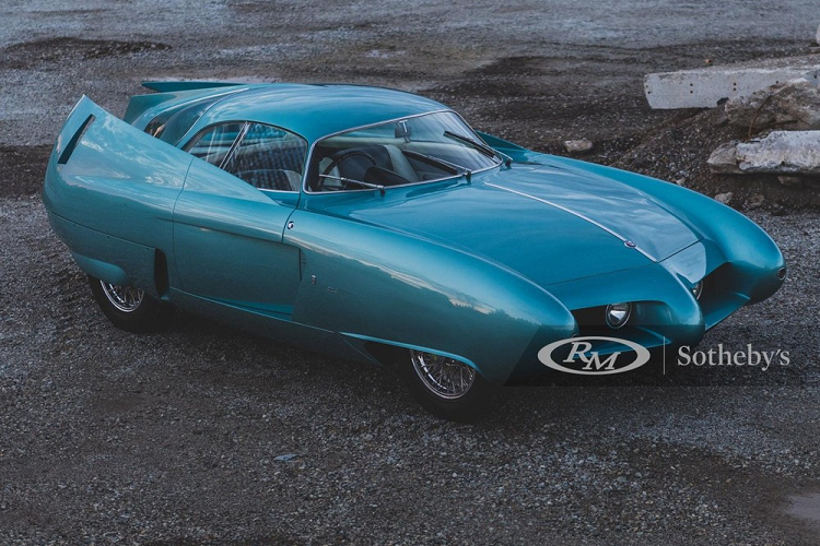 Giống như B.A.T. 5, mẫu B.A.T. 7 năm 1954 đã sử dụng hệ thống máy móc của một chiếc Alfa Romeo 1900. Nhà thiết kế Scaglione đã thu hẹp các hốc gió phía trước, hạ thấp thân xe hơn 5 cm và kéo dài phần vây cá đặc trưng. Mẫu concept này có tỉ số lực cản cực thấp chỉ 0,19 Cd, thấp hơn mọi xe sản xuất thương mại hiện tại. Sau khi ra mắt tại Triển lãm Ô tô Turin, nó đã được mua lại bởi Alfa Romeo trong năm 1955 và chuyển tới Mỹ, rồi trưng bày tại các Triển lãm Ô tô New York và Chicago.