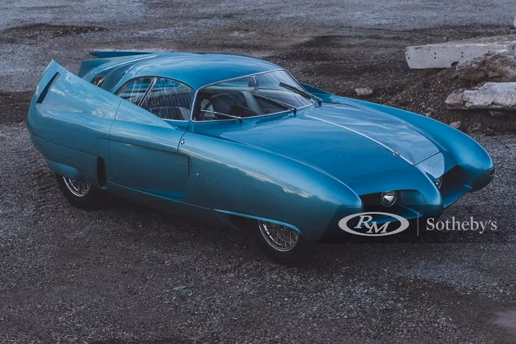 Giống như B.A.T. 5, mẫu B.A.T. 7 năm 1954 đã sử dụng hệ thống máy móc của một chiếc Alfa Romeo 1900. Nhà thiết kế Scaglione đã thu hẹp các hốc gió phía trước, hạ thấp thân xe hơn 5 cm và kéo dài phần vây cá đặc trưng. Mẫu concept này có tỉ số lực cản cực thấp chỉ 0,19 Cd, thấp hơn mọi xe sản xuất thương mại hiện tại. Sau khi ra mắt tại Triển lãm Ô tô Turin, nó đã được mua lại bởi Alfa Romeo trong năm 1955 và chuyển tới Mỹ, rồi trưng bày tại các Triển lãm Ô tô New York và Chicago.