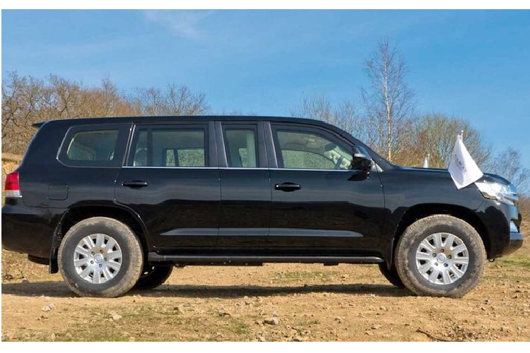 Hiện tại, phía xưởng độ Carat Duchatelet chưa tiết lộ thông tin nào về thông số kỹ thuật, trang bị động cơ và giá xe Toyota Land Cruiser Limousine. Chỉ có một điều chắc chắn rằng, với hàng loạt trang bị kể trên, cân nặng của mẫu SUV tới từ Nhật Bản sẽ là một con số khá khủng khiếp.