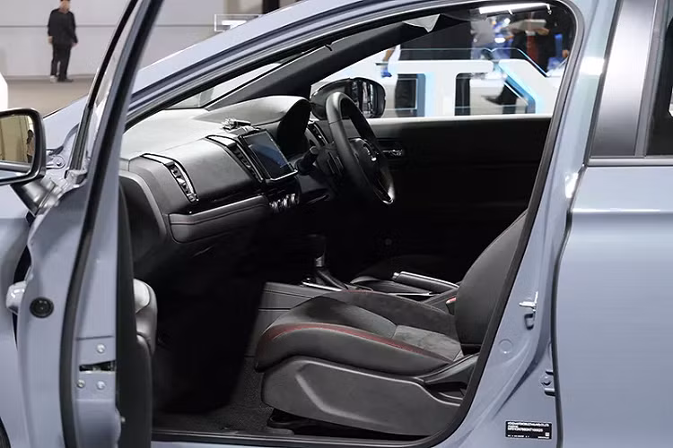 Tương tự như Jazz, ghế ngồi của Honda City hatchback 2021 có thể gập bố trí linh động để chở theo hành lý, ghế ngồi này được Honda đặt tên là MAGIC SEAT.