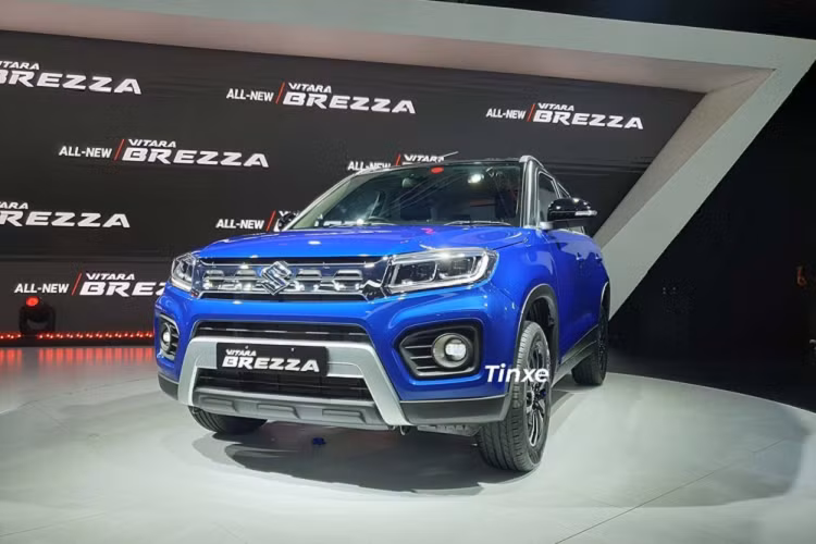 Đúng như những hình ảnh rò rỉ trước đó, mẫu xe SUV Toyota Urban Cruiser 2020 sở hữu thiết kế về cơ bản là giống với Suzuki Vitara Brezza vì 2 mẫu xe này dùng chung khung gầm. Tất nhiên, hãng Toyota vẫn bổ sung một số chi tiết thiết kế nhằm giúp khách hàng có thể phân biệt giữa 2 mẫu xe này.