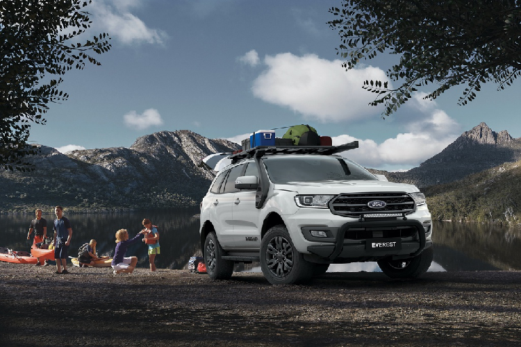 Hãng xe Mỹ vừa giới thiệu Ford Everest BaseCamp 2021 mới tại Australia. Đây là phiên bản đặc biệt của Everest với số lượng 450 chiếc. Theo một số nguồn tin, Ford cũng chuẩn bị ra mắt phiên bản đặc biệt này tại Ấn Độ.