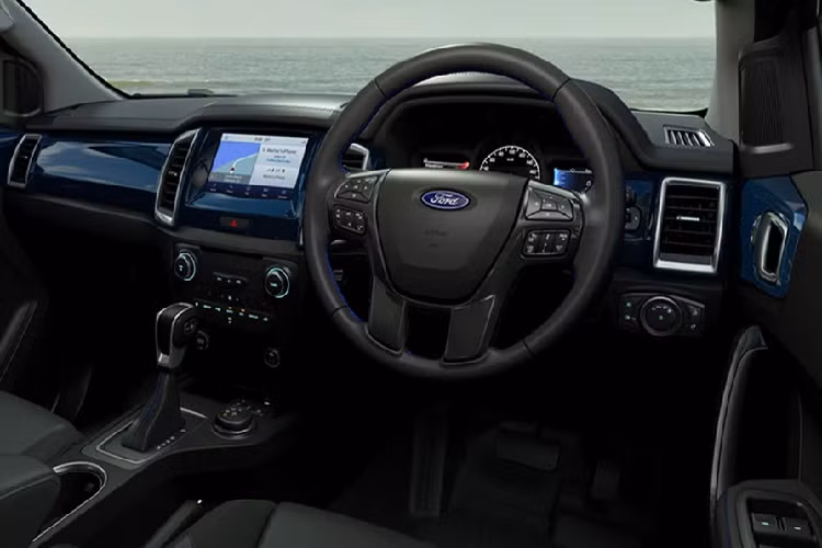 Ngoại hình của Everest Sport hầm hố hơn với nắp ca-pô có các đường dập nổi cơ bắp, mâm xe hợp kim kích thước 20 inch. Huy hiệu Sport được gắn trên cửa và ốp sườn. Nội thất của Everest Sport được bọc da màu đen, đi kèm một số chi tiết trang trí màu xanh dương. Những trang bị đáng chú ý gồm màn hình cảm ứng kích thước 8 inch, tích hợp Apple CarPlay/Android Auto, dàn âm thanh 9 loa, ghế lái chỉnh điện 8 hướng.