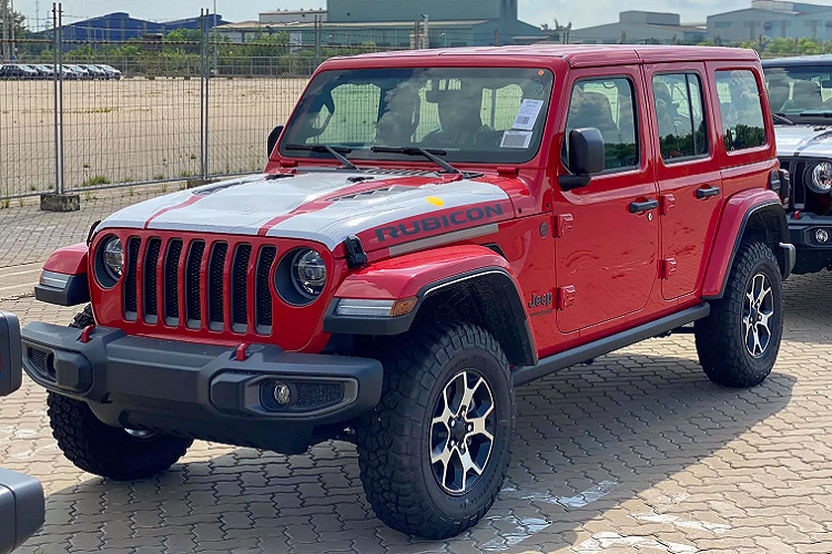 Hang loat xe Jeep moi cap cang Sai Gon cho ngay ra mat