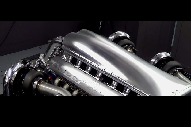 Thực tế, khối động cơ V16 12.3L trên Devel Sixteen được sản xuất dựa trên cấu tạo ghép 2 động cơ LS V8 với nhau. Kết hợp cùng với đó là 4 bộ tăng áp bổ sung nhằm gia tăng hiệu suất hoạt động.