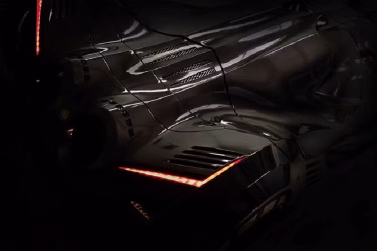 Tuy vậy, nhiều nguồn tin cho rằng, công ty startup trẻ ở Dubai đã chế tạo xong động cơ cho siêu xe này, khối động cơ V16 12.3L với công suất đầu ra lên tới 5.000 mã lực cùng tốc độ tối đa lên tới 521 km/h.