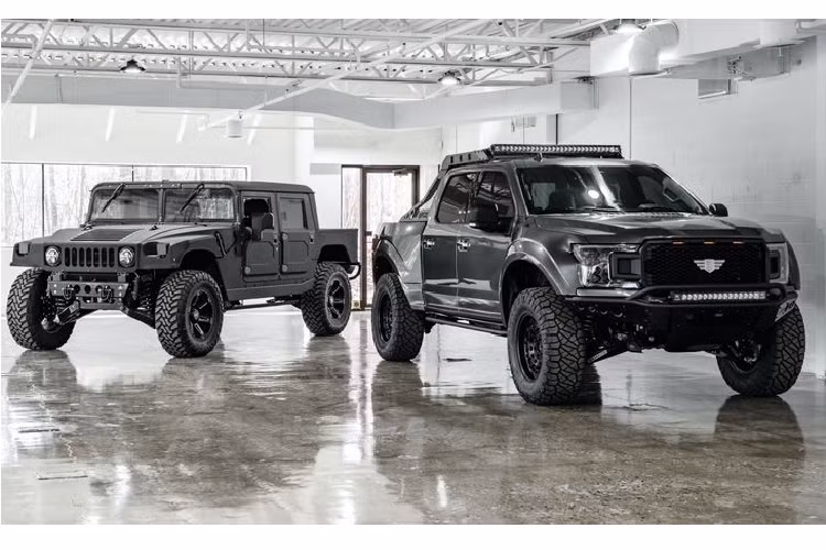 Nhà độ Mil-Spec Automotive (MSA) mới đây đã cho ra đời bản độ bản Ford F/150 hoàn toàn mới theo phong cách Hummer H1. Được biết, mẫu xe bán tải Ford F-150 độ khủng này chính là mẫu xe bán tải đầu tiên mà Mil-Spec lựa chọn, đây cũng là sản phẩm tiếp theo nối dài danh mục độ xe cá nhân hoá của Mil-Spec trong thời gian tới.