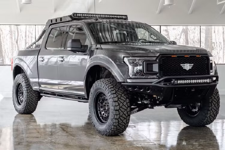 Theo Mil-Spec, với việc được trang bị động cơ V8 5.0L hút khí tự nhiên cùng công suất tối đa 500 mã lực, siêu bán tải Ford F150 sẽ là một chiến binh thực sự trên mọi nẻo đường, cùng chủ nhân để khám phá thế giới