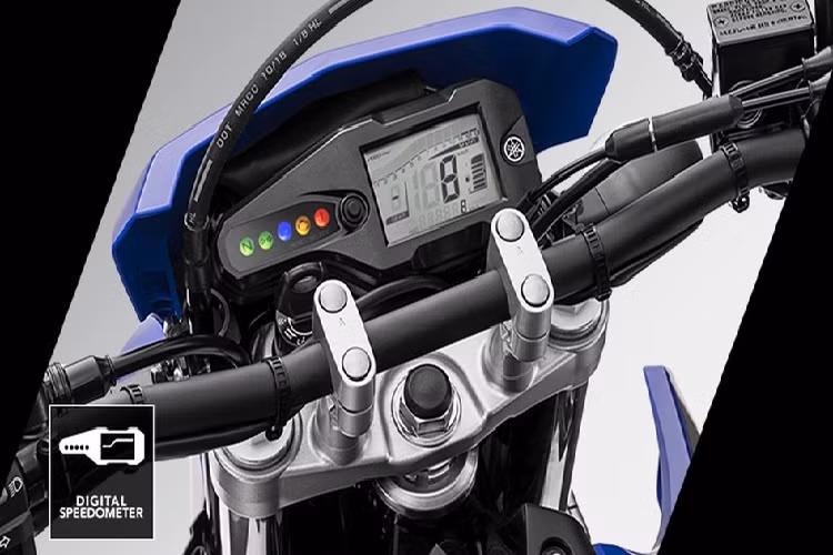 Chiếc Yamaha WR155R có khoảng sáng gầm 245 mm và chiều cao yên ở mức 880 mm. Tổng trọng lượng của xe được công bố ở mức 134 kg.