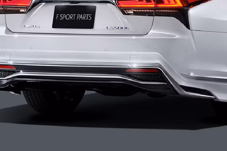 Mọi chiếc Lexus LS 2021 đều có hệ thống thông tin giải trí qua màn hình cảm ứng 12,3 inch mới, tương thích với SmartDeviceLink, Apple CarPlay và Android Auto.