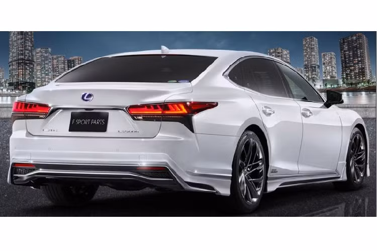 Modellista cũng cung cấp thêm hai lựa chọn mâm nhôm đúc 21 inch đi kèm lốp Bridgestone Potenza S001L cho mẫu xe sang Lexus LS F Sport. Cả hai bánh xe đều có kích thước 21 x 8.5 inch ở phía trước và 21 x 9.5 inch phía sau, tương ứng với các lốp 245/40RF21 và 275/35RF21.