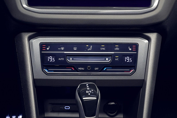 Ngoài ra, hệ thống điều khiển hành trình thích ứng thế hệ mới nhất sẽ chủ động nắm bắt thông tin về tốc độ giới hạn ở từng địa phương, biển hiệu ranh giới địa phương, các nút giao hay đường vòng xuyến.