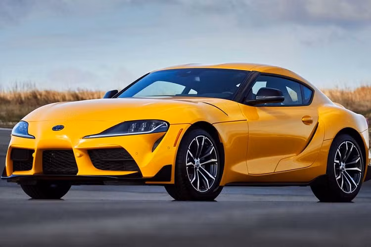 Toyota đã từng tuyên bố rằng chưa có kế hoạch gì cho chiếc Toyota Supra 2021 mới 4 xy-lanh tại thị trường Mỹ, ngay cả sau khi đăng ký thành công chứng nhận CARB (tiêu chuẩn về khí thải môi trường) tại California. Và cũng dễ hiểu khi hãng xe Nhật Bản giấu kín về sự xuất hiện của cả 2 mẫu Supra và Toyota 86. Tuy nhiên, mọi thứ đã thay đổi.