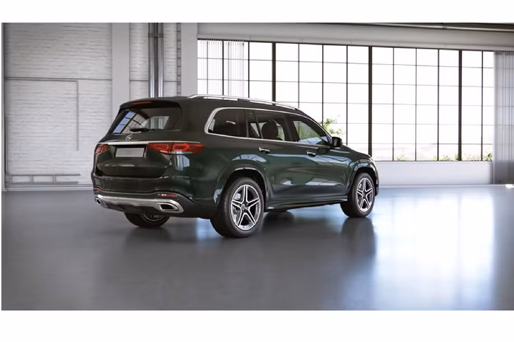 Bên cạnh các tính năng khác, mẫu SUV hạng sang Mercedes-Benz GLS 450 4Matic 2020 mới còn bao gồm hệ thống âm thanh vòm Burmester 13 loa cao cấp, sạc điện thoại không dây, hệ thống đèn trang trí nội thất có 64 màu, 09 cổng kết nối USB, điều hoà tự động 04 vùng độc lập, khởi động động cơ từ xa (Remote starter),…