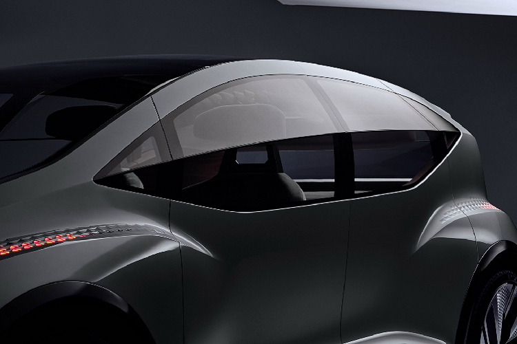 Ngoài chiếc xe Audi AI:ME hoàn toàn mới, hãng còn mang đến CES 2020 nhiều công nghệ mới của mình, trong đó có công nghệ hiển thị kính lái 3D thực tế ảo mới. Công nghệ này được hãng hợp tác phát triển với Samsung, cho phép người lái nhìn thấy những vật thể được đánh dấu ở cách chiếc xe từ 10 mét đến hơn 70 mét, giúp người lái không phải quá tập trung vào vật thể (chiếc xe) đó khi lái xe.