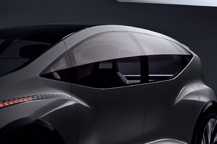 Ngoài chiếc xe Audi AI:ME hoàn toàn mới, hãng còn mang đến CES 2020 nhiều công nghệ mới của mình, trong đó có công nghệ hiển thị kính lái 3D thực tế ảo mới. Công nghệ này được hãng hợp tác phát triển với Samsung, cho phép người lái nhìn thấy những vật thể được đánh dấu ở cách chiếc xe từ 10 mét đến hơn 70 mét, giúp người lái không phải quá tập trung vào vật thể (chiếc xe) đó khi lái xe.