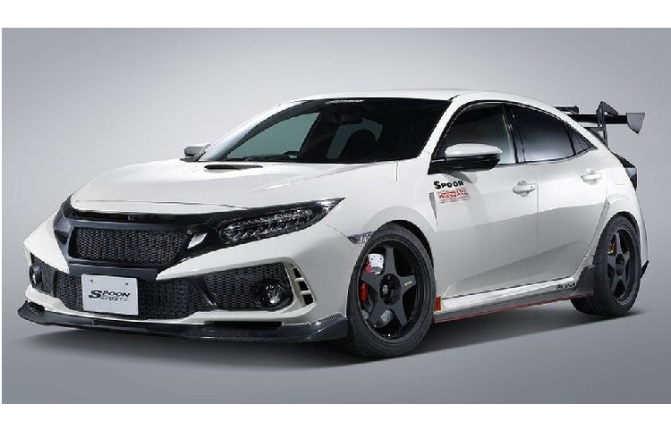 Từng giới thiệu “nhỏ giọt” từng bộ phận trong suốt nhiều tháng qua, Spoon mới đây đã cho ra mắt gói độ hoàn chỉnh cho thế hệ FK8 của chiếc xe thể thao Honda Civic. Về tổng quan, đây là một phiên bản hầm hố hơn khá nhiều so với chiếc xe từ nhà sản xuất.
