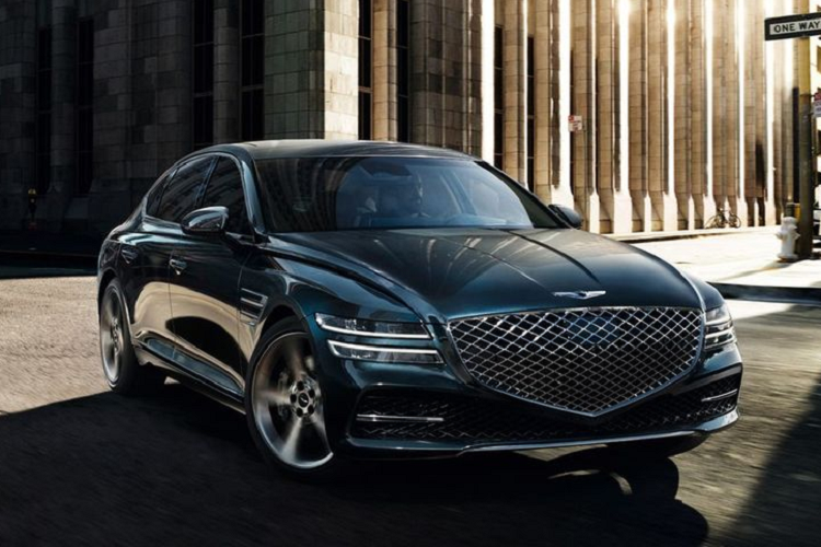 Ngoài ra, xe cũng được trang bị hàng loạt các công nghệ mới, hiện đại góp phần gia tăng sức cạnh tranh của G80 trước các đối thủ tới từ phương tây như E-Class của Mercedes-Benz, 5-Series của BMW...