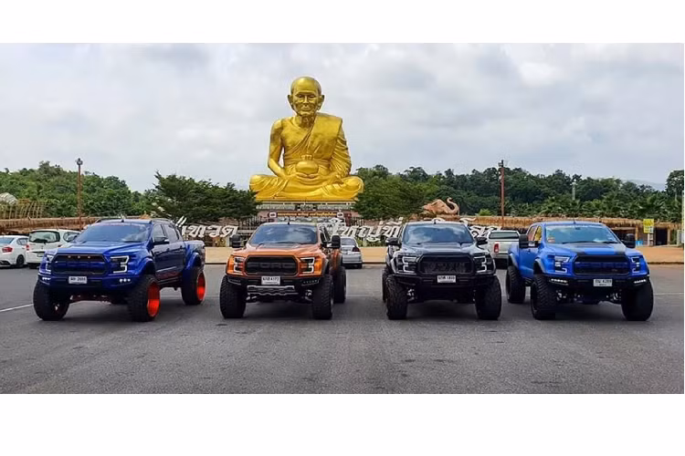 Quay trở lại với những chiếc Ford Ranger và Everest được độ bởi người lái, theo tìm hiểu những chiếc Ranger và Everest “F-150 Raptor” này được nâng cấp bởi đơn vị TTN Hypersport nằm ở tỉnh Pathum Thani, miền trung Thái Lan. Hai dòng xe Ford Ranger và Everest đã được TTN Hypersport nâng cấp theo phong cách F-150 Raptor một cách khéo léo, mang tính thẩm mỹ cao khi họ giữ một tỷ lệ hài hoà giữa các bộ phận xe.