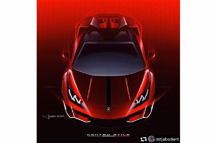 Xe cũng được trang bị hệ thống treo từ, tăng cường khả năng kiểm soát và khí động học. Bảng điều khiển trung tâm cũng được trang bị màn hình giải trí 8,4 inch. Giá xe Lamborghini Huracan EVO Spyder khởi điểm từ 284.700 USD tại thị trường Mỹ.