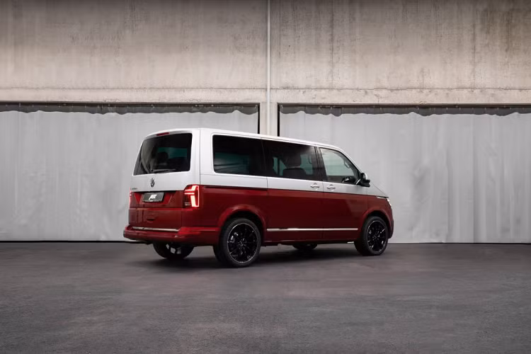 Trước đây, ABT Sportsline đã từng ra mắt gói nâng cấp về cả ngoại hình lẫn động cơ cho mẫu xe tiền nhiệm của T6 là T5. Với nhu cầu hiện tại của khách hàng, rất có thể gói nâng cấp ngoại thất và nội thất cho chiếc minibus này sẽ được ra mắt trong thời gian tới đây. Tới lúc đó, gói nâng cấp ECU động cơ như trong bài sẽ có mặt trên tất cả các biến thể động cơ, gồm cả động cơ xăng và diesel của Volkswagen T6.