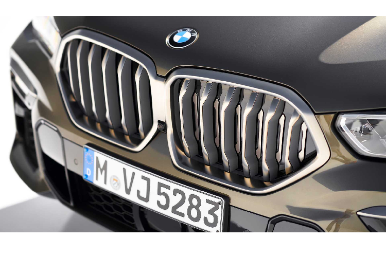 Tại thị trường Mỹ, BMW X6 2020 mới có giá bán khởi điểm từ 64.000 USD (khoảng 1,48 tỷ đồng). Hiện tại, thế hệ cũ của X6 tại Việt Nam đang được phân phối chính hãng duy nhất phiên bản xDrive 35i đi kèm với giá bán 3,969 tỷ đồng.